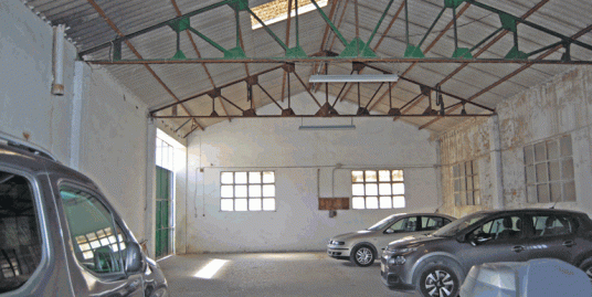 VIVIENDA UNIFAMILIAR CON NAVE INDUSTRIAL.