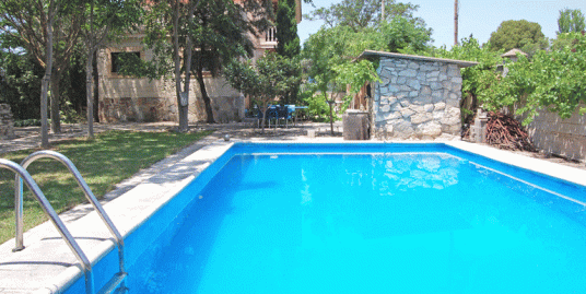 VIVIENDA UNIFAMILIAR CON TERRENO EN SUELO URBANO.
