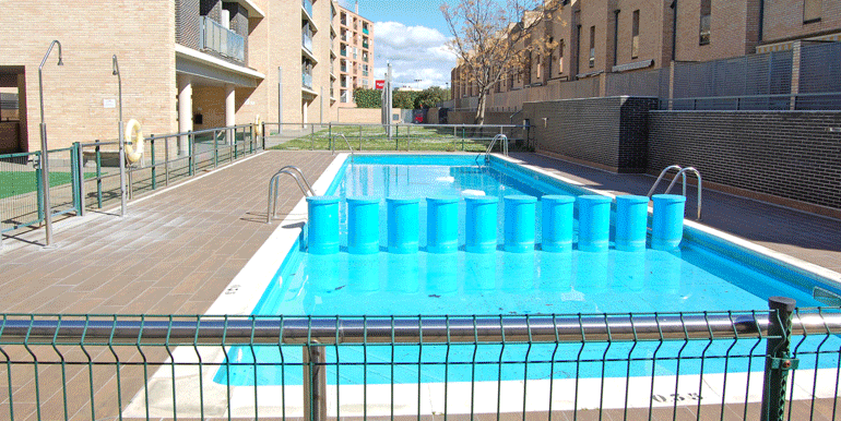 PISO DE TRES DORMITORIOS EN CALLE MANUEL VÁZQUEZ MONTALBÁN CON GARAJE Y TRASTERO.